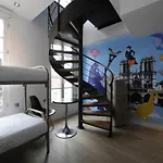 The 3 Ducks Eiffel Tower By Hiphophostels *