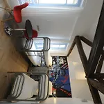 Ostello The 3 Ducks Eiffel Tower By Hiphophostels *