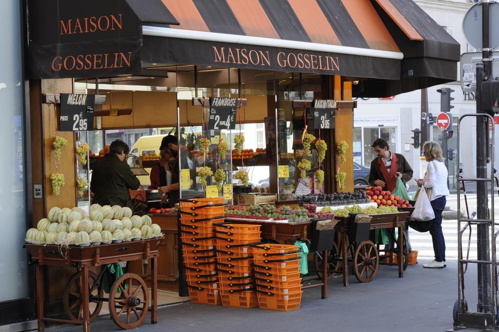 The 3 Ducks Eiffel Tower By Hiphophostels Paris