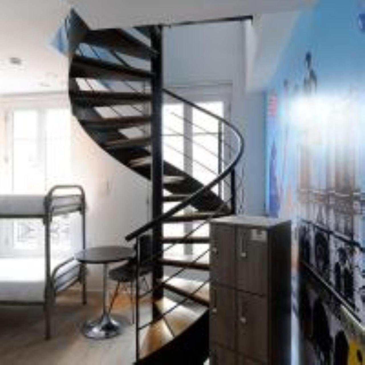 The 3 Ducks Eiffel Tower By Hiphophostels *