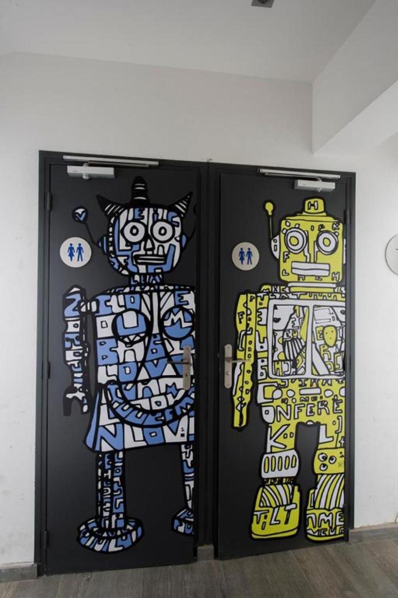 The 3 Ducks Eiffel Tower By Hiphophostels Hostel *