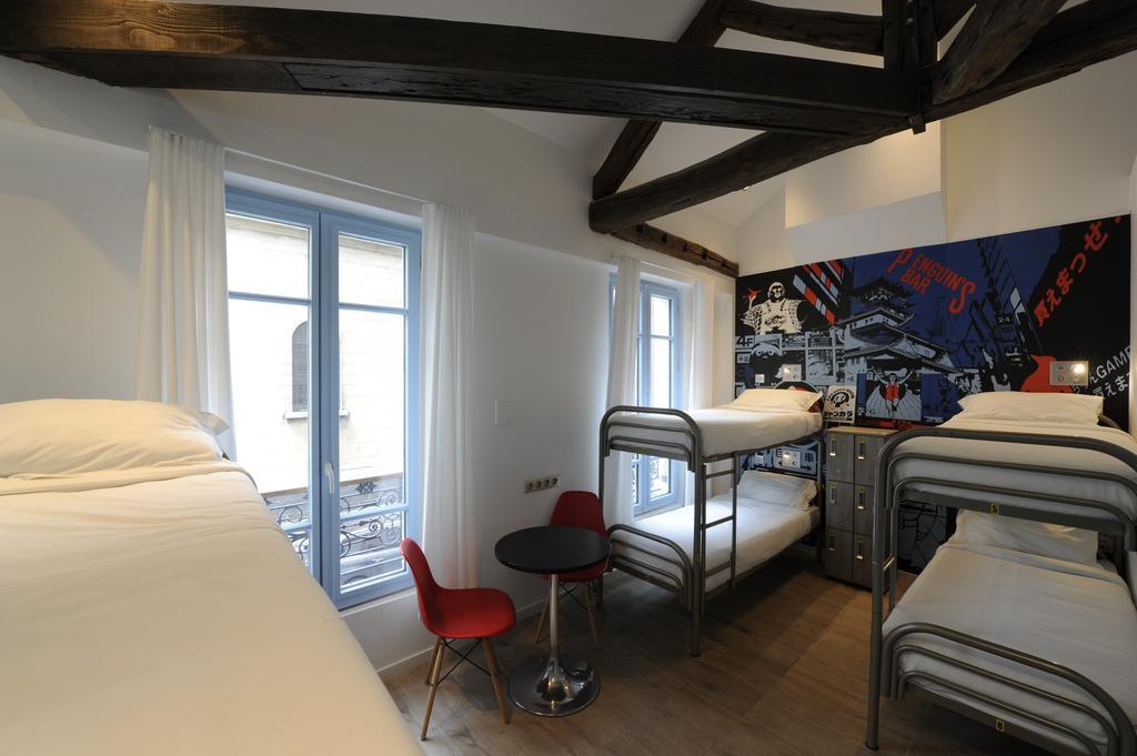 Hostel The 3 Ducks Eiffel Tower By Hiphophostels *