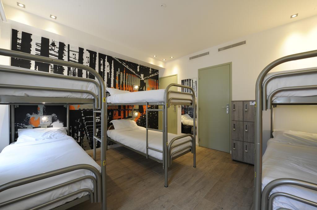 Hostel The 3 Ducks Eiffel Tower By Hiphophostels