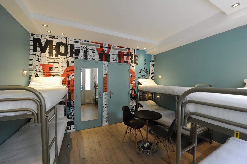 The 3 Ducks Eiffel Tower By Hiphophostels