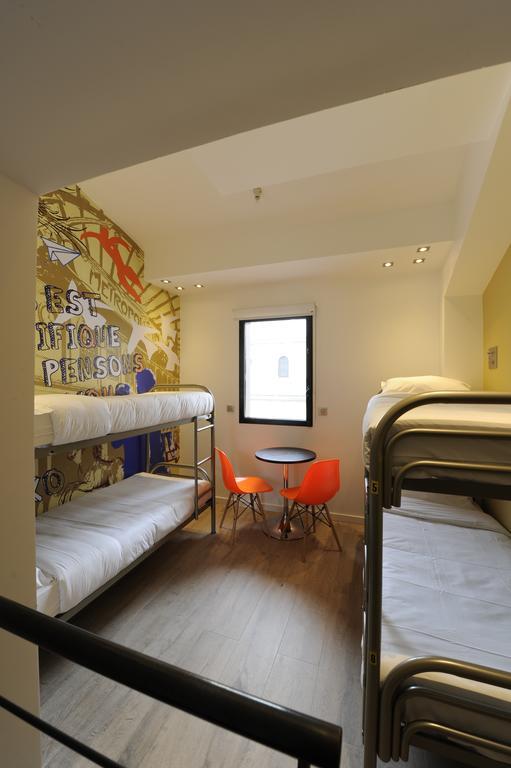 The 3 Ducks Eiffel Tower By Hiphophostels *